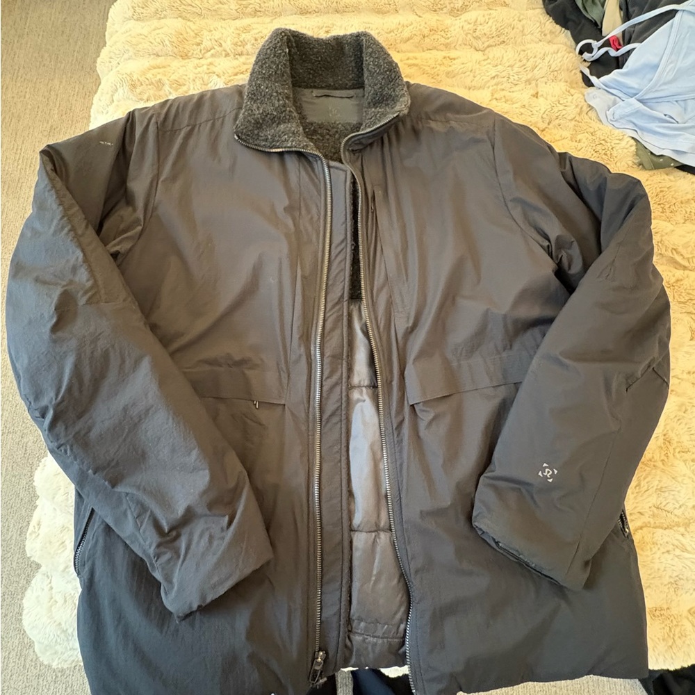 lululemon athletica Men's Black Puffer Jacket